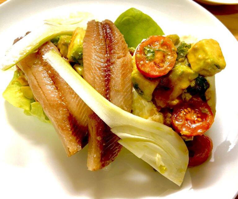 Sardinas ahumadas en ensalada