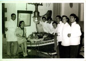 Mis padres con el equipo de La Cala hacia el año 1970. Agustín, José Antonio etc. Un gran equipo humano.